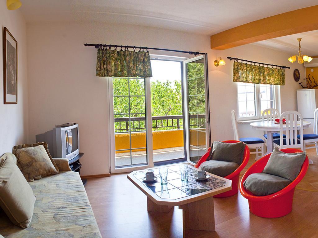 Apartments Villa Annika Slatine Zimmer foto