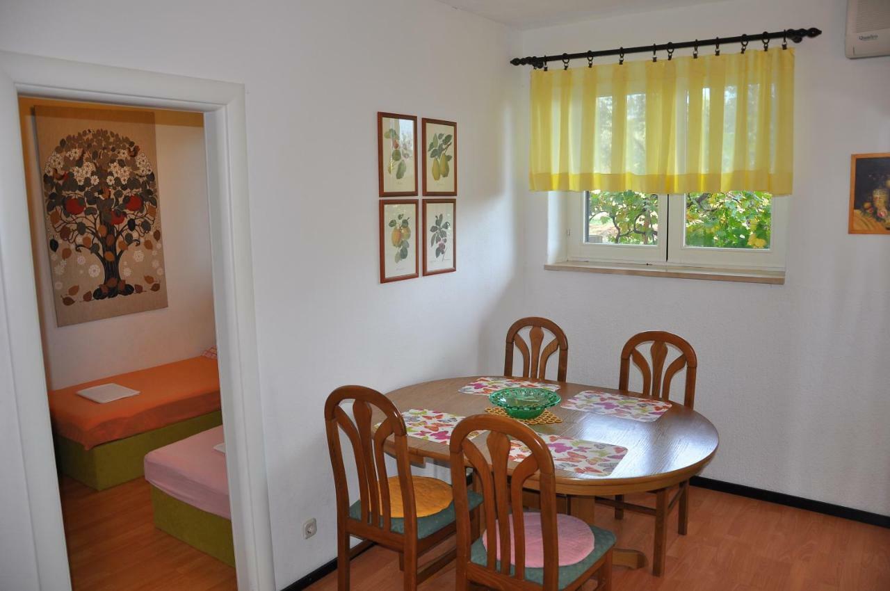 Apartments Villa Annika Slatine Exterior foto