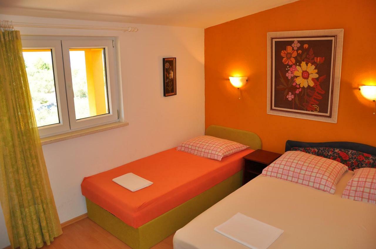 Apartments Villa Annika Slatine Exterior foto