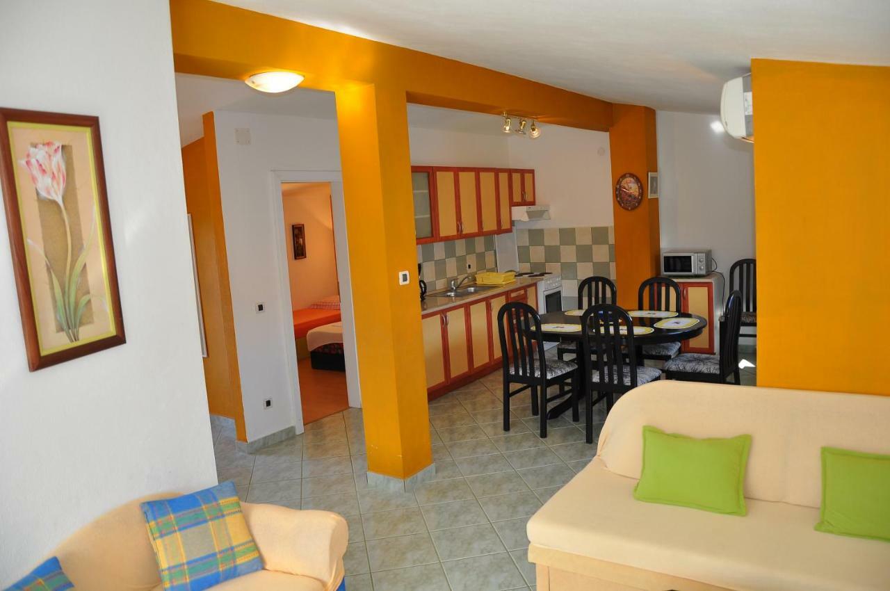 Apartments Villa Annika Slatine Exterior foto