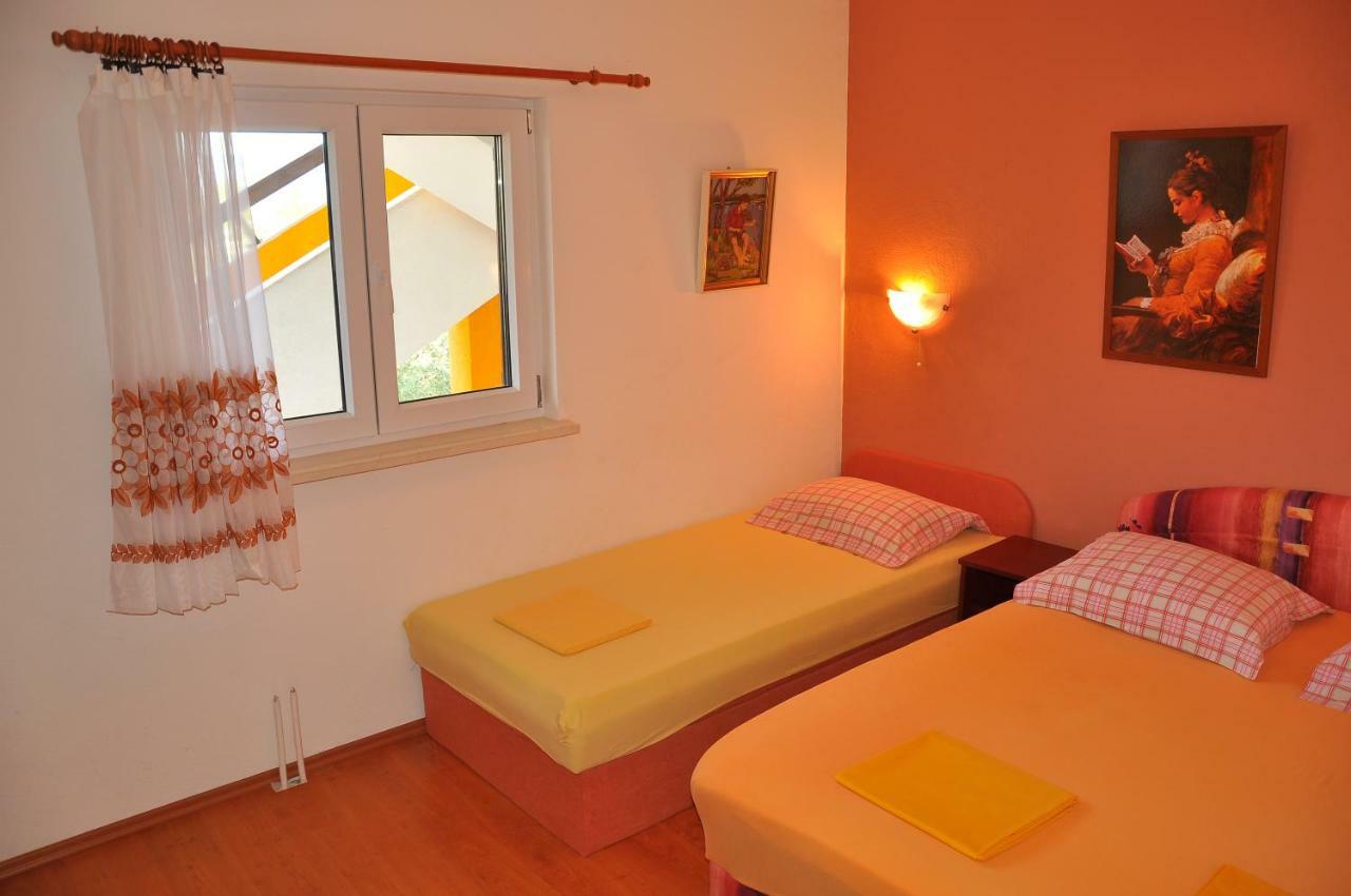 Apartments Villa Annika Slatine Exterior foto